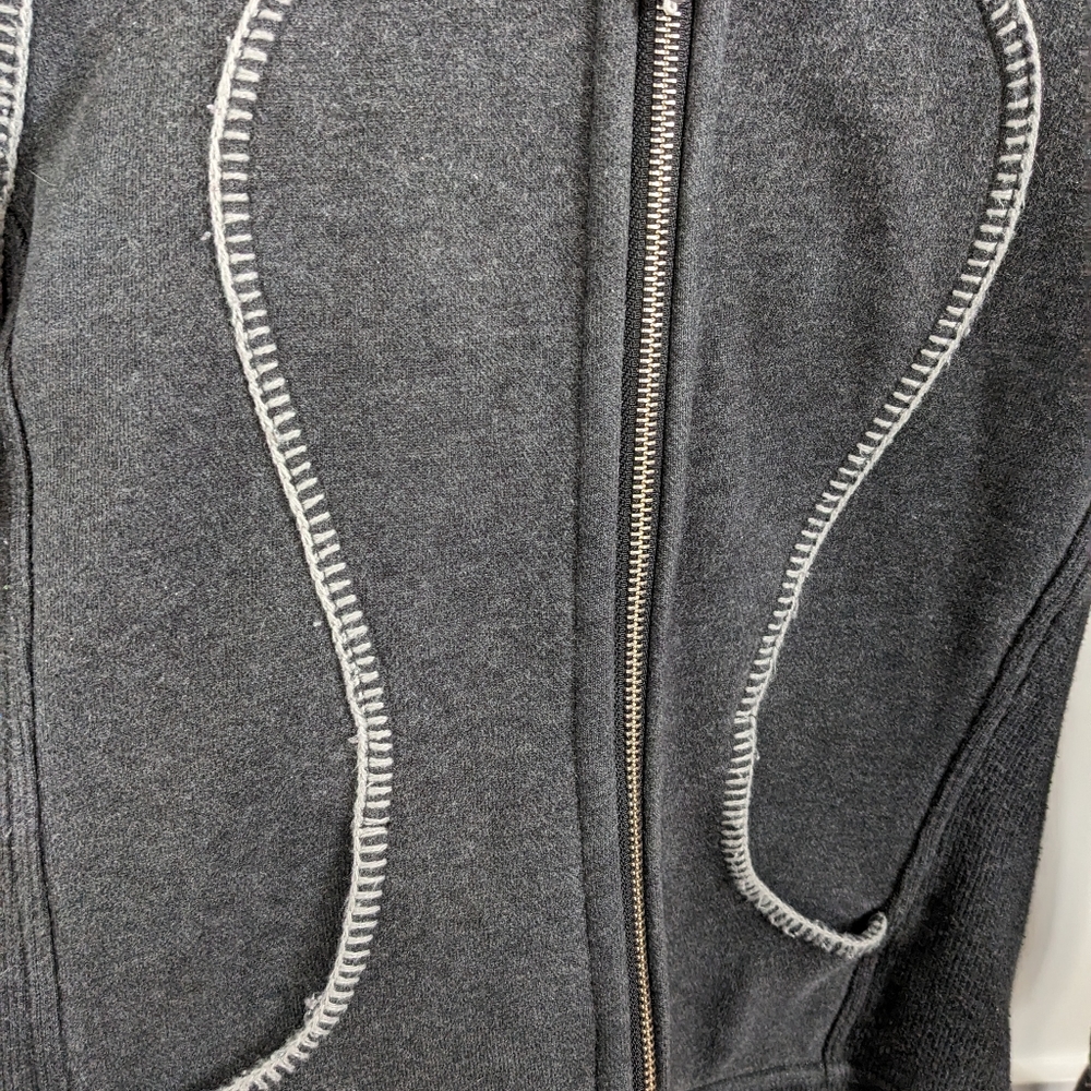 Good used condition Lululemon Scuba hoodie - Picture 4 of 5